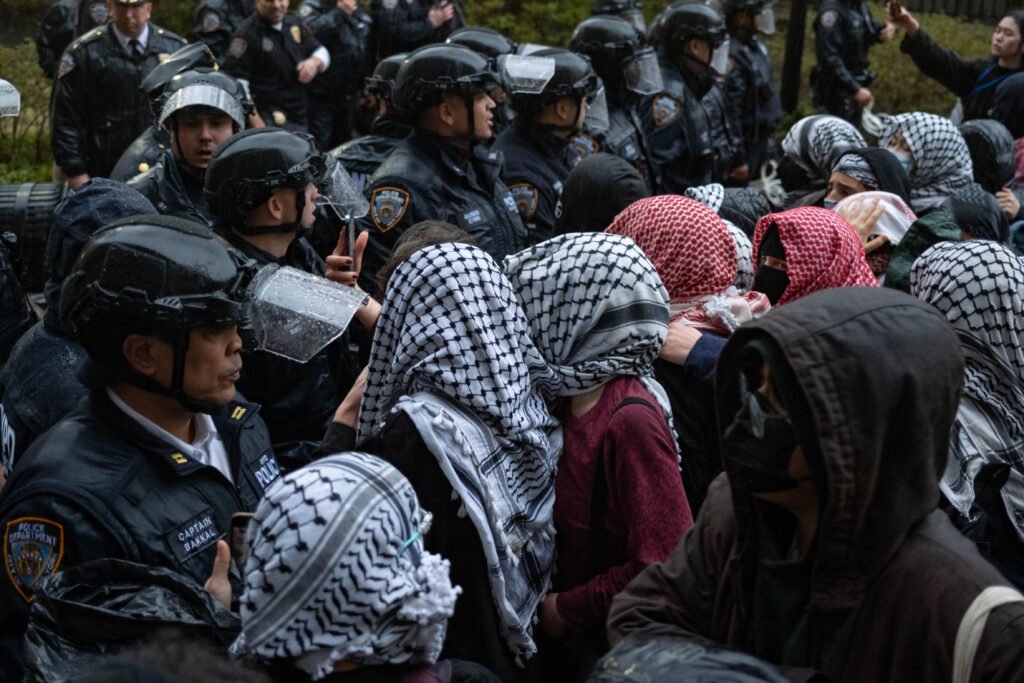 In Focus: Police arrest protesters following Milstein sit-in – CU Columbia Spectator