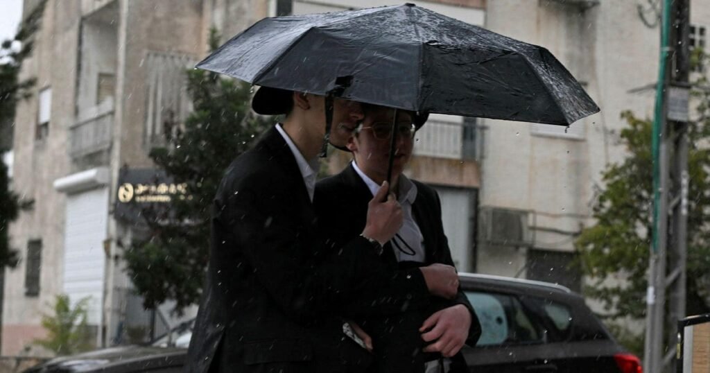 Eight Rescued From Flooded Cars Amid Israel's First Major Winter Storm – Haaretz